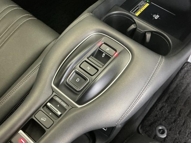 ＺＲ－Ｖ ｅ：ＨＥＶＺ　ドラレコ　ナビ　Ｒカメラ　ブルートゥース　Ｐセンサー　レザー　サイドエアバック　パワ－シ－ト　ＬＥＤヘッドライト　ＵＳＢ接続　地デジ　Ｓヒーター　サポカー　ＥＴＣ車載器　Ｄレコ　パワーステアリング（18枚目）