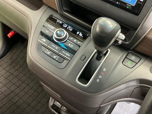 フリード Ｇ　ドラレコ　ナビ　Ｒカメラ　ブルートゥース　Ａクルーズ　記録簿　３列シート　ＬＥＤヘッドライト　パワーウインドウ　地デジ　イモビ　ＶＳＡ　ＵＳＢ　ドライブレコーダー　エアコン　エアバッグ　スマートキー（17枚目）