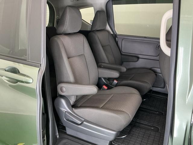 フリード Ｇ　ドラレコ　ナビ　Ｒカメラ　ブルートゥース　Ａクルーズ　記録簿　３列シート　ＬＥＤヘッドライト　パワーウインドウ　地デジ　イモビ　ＶＳＡ　ＵＳＢ　ドライブレコーダー　エアコン　エアバッグ　スマートキー（22枚目）