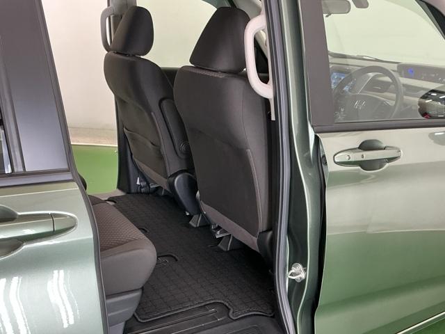 フリード Ｇ　ドラレコ　ナビ　Ｒカメラ　ブルートゥース　Ａクルーズ　記録簿　３列シート　ＬＥＤヘッドライト　パワーウインドウ　地デジ　イモビ　ＶＳＡ　ＵＳＢ　ドライブレコーダー　エアコン　エアバッグ　スマートキー（64枚目）