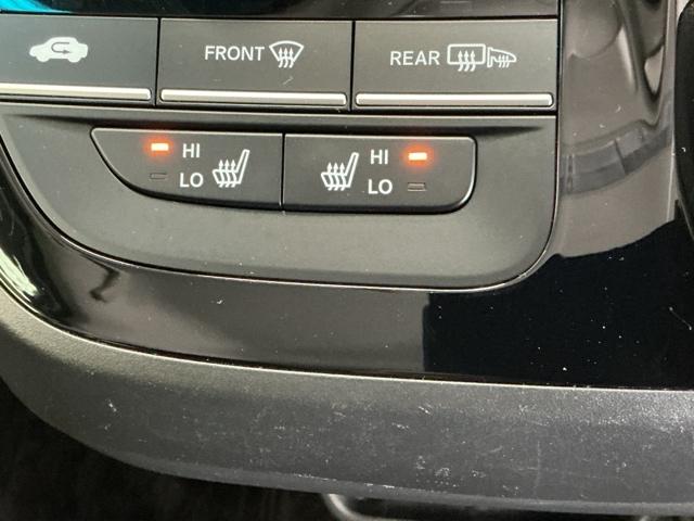 フリードハイブリッド ハイブリッド・Ｇブラックスタイル　ナビ　Ｒカメラ　ブルートゥース　フルセグ　Ｗ電動ドア　衝突軽減ブレーキ　オートクルーズコントロール　シートヒータ　盗難防止装置　キーフリー　３列シート　ウォークスルー　ＬＥＤヘッドランプ　ＤＶＤ再生可（14枚目）