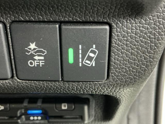 フリードハイブリッド ハイブリッド・Ｇブラックスタイル　ナビ　Ｒカメラ　ブルートゥース　フルセグ　Ｗ電動ドア　衝突軽減ブレーキ　オートクルーズコントロール　シートヒータ　盗難防止装置　キーフリー　３列シート　ウォークスルー　ＬＥＤヘッドランプ　ＤＶＤ再生可（27枚目）