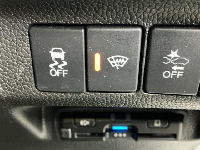 フリードハイブリッド ハイブリッド・Ｇブラックスタイル　ナビ　Ｒカメラ　ブルートゥース　フルセグ　Ｗ電動ドア　衝突軽減ブレーキ　オートクルーズコントロール　シートヒータ　盗難防止装置　キーフリー　３列シート　ウォークスルー　ＬＥＤヘッドランプ　ＤＶＤ再生可（54枚目）