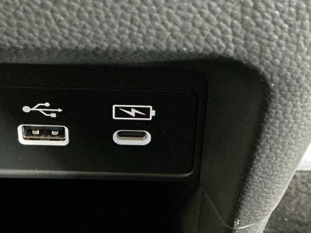 �i�s�������|�b�q�R�`�r�j�t�r�a�`���[�W���[���ځB�X�}�[�g�t�H���Ȃǂ̏[�d�ɂƂ��Ă��֗��ł�