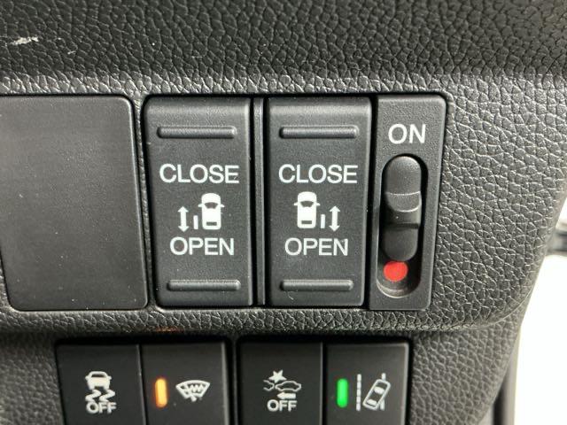 �p���[�X���C�h�h�A�̊J�̓X�}�[�g�L�[�̃����R����h�A�m�u�͖ܘ_�A�^�]�ȑ��̃X�C�b�`����ł��J���ł��A���S�E�ȒP�ł�