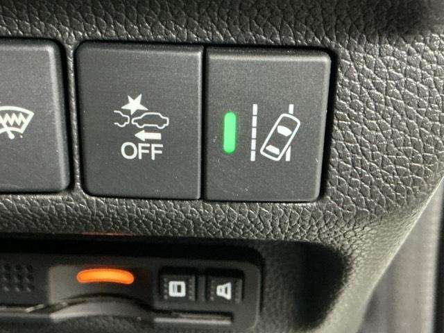 �H�O��E�}���@�\�͎Ԃ��Ԑ�����͂ݏo�������ȂƂ��ɎԐ����ɖ߂��悤�Ƀh���C�o�[�ւ��m�点���܂�