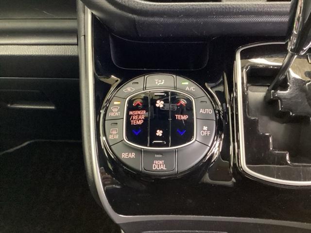 ヴォクシー ＺＳ煌ＩＩ　ドラレコ　ナビ　Ｒカメラ　ブルートゥース　スマートキー・プッシュスタート　バックガイドモニター　セキュリティアラーム　両側パワスラドア　ＥＴＣ車載器　地デジテレビ　記録簿付き　ＶＳＣ　ＬＥＤライト（17枚目）