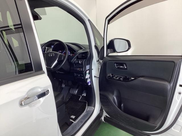 ヴォクシー ＺＳ煌ＩＩ　ドラレコ　ナビ　Ｒカメラ　ブルートゥース　スマートキー・プッシュスタート　バックガイドモニター　セキュリティアラーム　両側パワスラドア　ＥＴＣ車載器　地デジテレビ　記録簿付き　ＶＳＣ　ＬＥＤライト（54枚目）