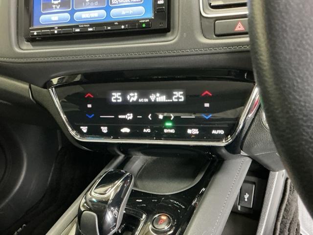 ヴェゼル ハイブリッドＸ・ホンダセンシング　ドラレコ　ナビ　Ｒカメラ　ブルートゥース　地デジ　Ａクルーズ　Ｂモニ　スマキー　オートエアコン　ＶＳＡ　ＬＥＤヘッドライト　ＥＴＣ車載器　カーテンエアバッグ　ドライブレコーダー装着車　ＡＢＳ　ＵＳＢ（16枚目）
