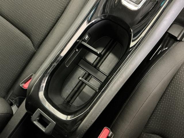 ヴェゼル ハイブリッドＸ・ホンダセンシング　ドラレコ　ナビ　Ｒカメラ　ブルートゥース　地デジ　Ａクルーズ　Ｂモニ　スマキー　オートエアコン　ＶＳＡ　ＬＥＤヘッドライト　ＥＴＣ車載器　カーテンエアバッグ　ドライブレコーダー装着車　ＡＢＳ　ＵＳＢ（19枚目）