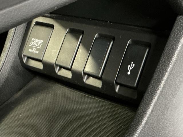 ヴェゼル ハイブリッドＸ・ホンダセンシング　ドラレコ　ナビ　Ｒカメラ　ブルートゥース　地デジ　Ａクルーズ　Ｂモニ　スマキー　オートエアコン　ＶＳＡ　ＬＥＤヘッドライト　ＥＴＣ車載器　カーテンエアバッグ　ドライブレコーダー装着車　ＡＢＳ　ＵＳＢ（20枚目）