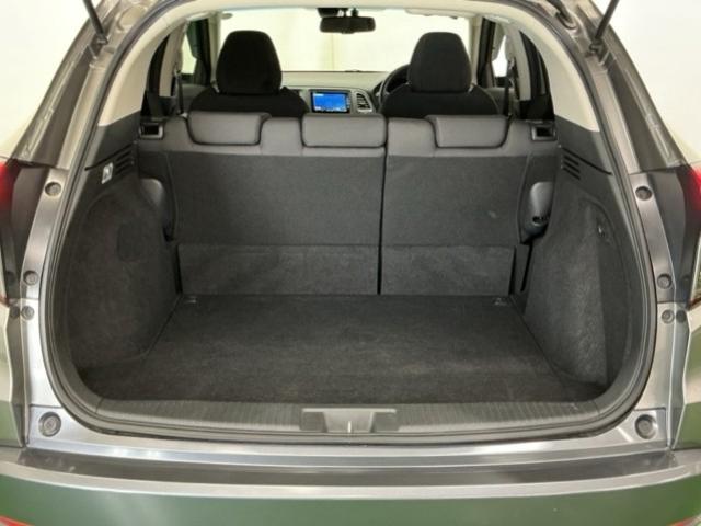 ヴェゼル ハイブリッドＸ・ホンダセンシング　ドラレコ　ナビ　Ｒカメラ　ブルートゥース　地デジ　Ａクルーズ　Ｂモニ　スマキー　オートエアコン　ＶＳＡ　ＬＥＤヘッドライト　ＥＴＣ車載器　カーテンエアバッグ　ドライブレコーダー装着車　ＡＢＳ　ＵＳＢ（30枚目）