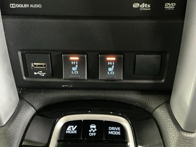 カローラクロス ハイブリッドＺ　ナビ　Ｒカメラ　ブルートゥース　フルセグ　コーナーソナー　ＵＳＢ　衝突軽減Ｂ　記録簿有　シートヒーター付き　スマキ－　Ｂモニター　アクティブクルーズコントロール　アイドリングストップ　イモビ　ＬＥＤ（15枚目）