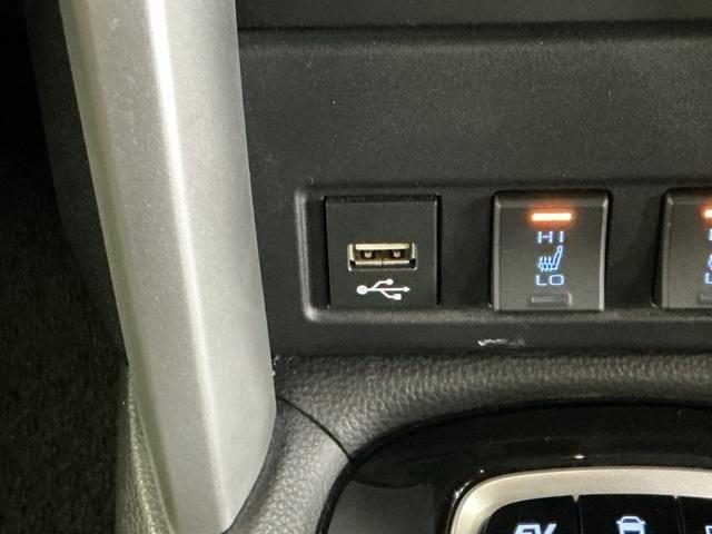 カローラクロス ハイブリッドＺ　ナビ　Ｒカメラ　ブルートゥース　フルセグ　コーナーソナー　ＵＳＢ　衝突軽減Ｂ　記録簿有　シートヒーター付き　スマキ－　Ｂモニター　アクティブクルーズコントロール　アイドリングストップ　イモビ　ＬＥＤ（20枚目）
