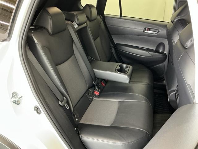 カローラクロス ハイブリッドＺ　ナビ　Ｒカメラ　ブルートゥース　フルセグ　コーナーソナー　ＵＳＢ　衝突軽減Ｂ　記録簿有　シートヒーター付き　スマキ－　Ｂモニター　アクティブクルーズコントロール　アイドリングストップ　イモビ　ＬＥＤ（23枚目）