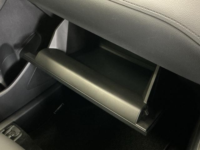 カローラクロス ハイブリッドＺ　ナビ　Ｒカメラ　ブルートゥース　フルセグ　コーナーソナー　ＵＳＢ　衝突軽減Ｂ　記録簿有　シートヒーター付き　スマキ－　Ｂモニター　アクティブクルーズコントロール　アイドリングストップ　イモビ　ＬＥＤ（52枚目）