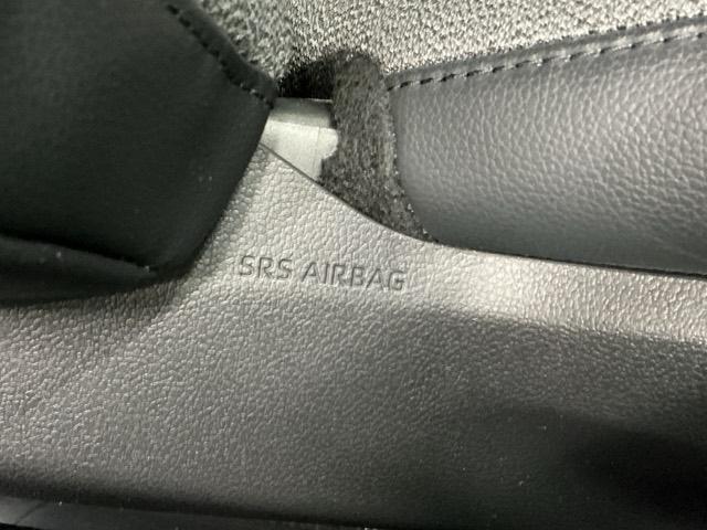 カローラクロス ハイブリッドＺ　ナビ　Ｒカメラ　ブルートゥース　フルセグ　コーナーソナー　ＵＳＢ　衝突軽減Ｂ　記録簿有　シートヒーター付き　スマキ－　Ｂモニター　アクティブクルーズコントロール　アイドリングストップ　イモビ　ＬＥＤ（55枚目）