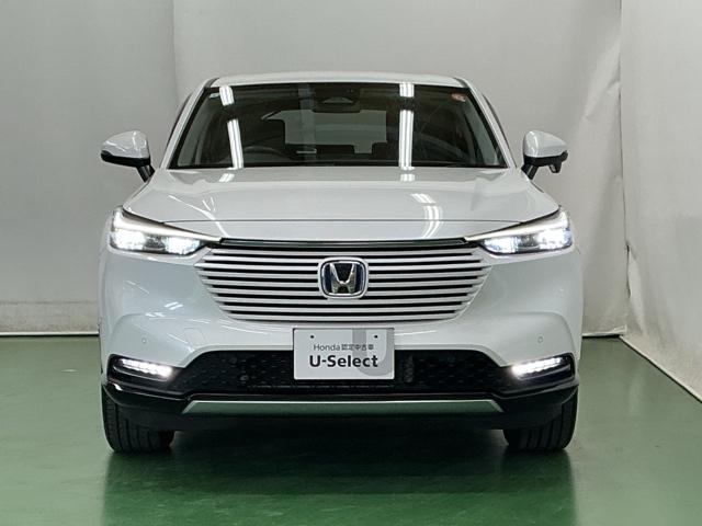 ヴェゼル ｅ：ＨＥＶＺ　ナビ　Ｒカメラ　ブルートゥース　フルセグ　衝突回避支援ブレーキ機能　スマキ　Ｐトランク　フルオートエアコン　エアバッグ　両席エアバック　記録簿付　パワーウィンドウ　ＬＥＤランプ　ソナー　クルーズＣ（6枚目）