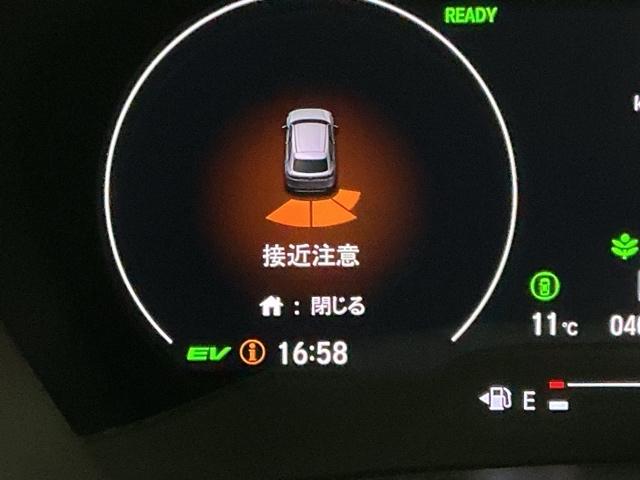 ヴェゼル ｅ：ＨＥＶＺ　ナビ　Ｒカメラ　ブルートゥース　フルセグ　衝突回避支援ブレーキ機能　スマキ　Ｐトランク　フルオートエアコン　エアバッグ　両席エアバック　記録簿付　パワーウィンドウ　ＬＥＤランプ　ソナー　クルーズＣ（23枚目）