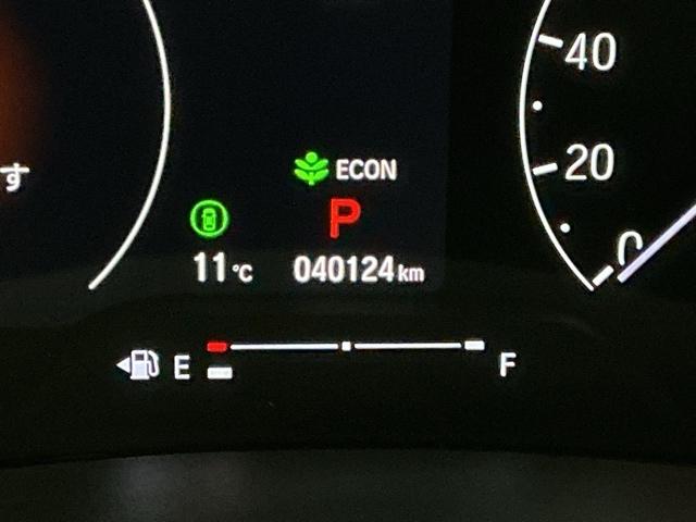 ヴェゼル ｅ：ＨＥＶＺ　ナビ　Ｒカメラ　ブルートゥース　フルセグ　衝突回避支援ブレーキ機能　スマキ　Ｐトランク　フルオートエアコン　エアバッグ　両席エアバック　記録簿付　パワーウィンドウ　ＬＥＤランプ　ソナー　クルーズＣ（35枚目）