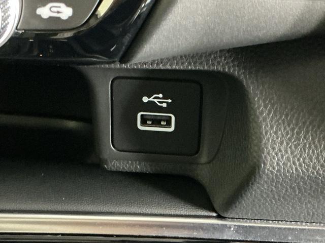 �t�r�a���͒[�q���Ă܂��B�t�r�a��������ڑ����ĉ��y�t�@�C���A�摜�t�@�C���A����t�@�C���Ȃǂ��i�r��ʂŊy���߂܂��@���ꕔ�̃f�B�X�v���C�I�[�f�B�I�A�b�c�`���[�i�[�̏ꍇ�͉��y�t�@�C���݂̂ƂȂ�܂�