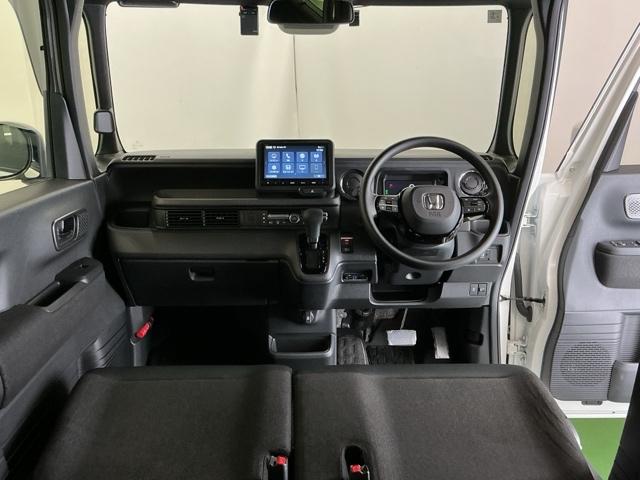 Ｎ－ＢＯＸカスタム ベースグレード　ドラレコ　ナビ　Ｒカメラ　ブルートゥース　ＵＳＢ接続　ＣＭＢＳ　Ｄレコ　ベンチシート　オートエアコン　スマートキ　ＬＥＤ　盗難防止装置　クルコン　ＥＴＣ　バックカメラ　フルセグＴＶ　パワーステアリング（2枚目）