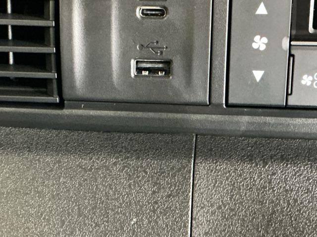 Ｎ－ＢＯＸカスタム ベースグレード　ドラレコ　ナビ　Ｒカメラ　ブルートゥース　ＵＳＢ接続　ＣＭＢＳ　Ｄレコ　ベンチシート　オートエアコン　スマートキ　ＬＥＤ　盗難防止装置　クルコン　ＥＴＣ　バックカメラ　フルセグＴＶ　パワーステアリング（21枚目）