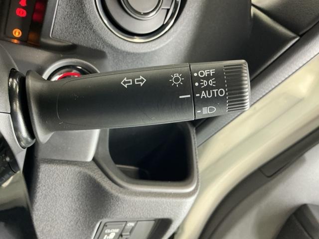 Ｎ－ＢＯＸカスタム ベースグレード　ドラレコ　ナビ　Ｒカメラ　ブルートゥース　ＵＳＢ接続　ＣＭＢＳ　Ｄレコ　ベンチシート　オートエアコン　スマートキ　ＬＥＤ　盗難防止装置　クルコン　ＥＴＣ　バックカメラ　フルセグＴＶ　パワーステアリング（27枚目）