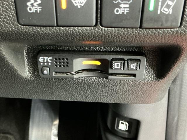 フリードハイブリッド ハイブリッド・クロスターホンダセンシング　ドラレコ　ナビ　Ｒカメラ　ブルートゥース　両側Ｐスライドドア　ＵＳＢ　オートクルーズコントロール　記録簿　ＤＶＤ再生可能　ＬＥＤライト　ＡＢＳ　盗難防止　シ－トヒ－タ－　スマ－トキ－　ＶＳＡ　フルセグ（14枚目）