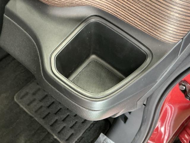 フリードハイブリッド ハイブリッド・クロスターホンダセンシング　ドラレコ　ナビ　Ｒカメラ　ブルートゥース　両側Ｐスライドドア　ＵＳＢ　オートクルーズコントロール　記録簿　ＤＶＤ再生可能　ＬＥＤライト　ＡＢＳ　盗難防止　シ－トヒ－タ－　スマ－トキ－　ＶＳＡ　フルセグ（18枚目）