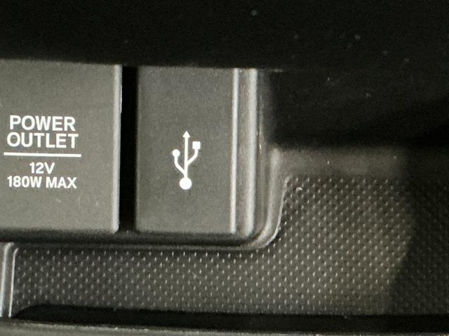 フリードハイブリッド ハイブリッド・クロスターホンダセンシング　ドラレコ　ナビ　Ｒカメラ　ブルートゥース　両側Ｐスライドドア　ＵＳＢ　オートクルーズコントロール　記録簿　ＤＶＤ再生可能　ＬＥＤライト　ＡＢＳ　盗難防止　シ－トヒ－タ－　スマ－トキ－　ＶＳＡ　フルセグ（20枚目）