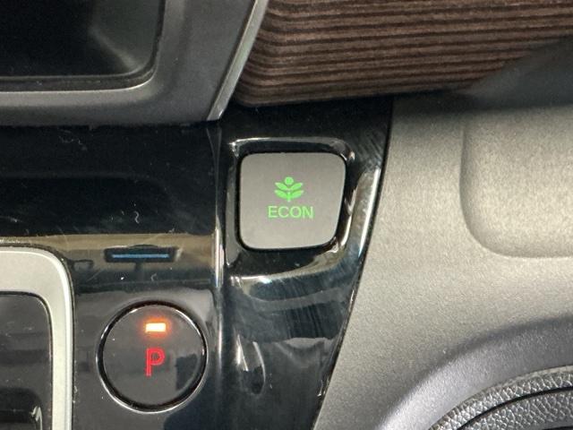 フリードハイブリッド ハイブリッド・クロスターホンダセンシング　ドラレコ　ナビ　Ｒカメラ　ブルートゥース　両側Ｐスライドドア　ＵＳＢ　オートクルーズコントロール　記録簿　ＤＶＤ再生可能　ＬＥＤライト　ＡＢＳ　盗難防止　シ－トヒ－タ－　スマ－トキ－　ＶＳＡ　フルセグ（29枚目）