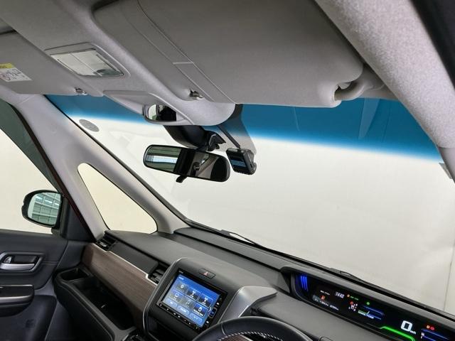 フリードハイブリッド ハイブリッド・クロスターホンダセンシング　ドラレコ　ナビ　Ｒカメラ　ブルートゥース　両側Ｐスライドドア　ＵＳＢ　オートクルーズコントロール　記録簿　ＤＶＤ再生可能　ＬＥＤライト　ＡＢＳ　盗難防止　シ－トヒ－タ－　スマ－トキ－　ＶＳＡ　フルセグ（30枚目）