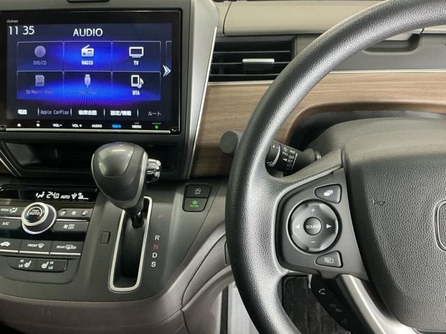 フリード Ｇ　ナビ　Ｒカメラ　フルセグ　ＣＤ　ＥＴＣ　Ａクルーズ　記録簿　３列シート　ＬＥＤヘッドライト　パワーウインドウ　地デジ　イモビ　ＶＳＡ　ＵＳＢ　エアコン　エアバッグ　スマートキー　ＥＣＯＮモード　ＡＢＳ（3枚目）