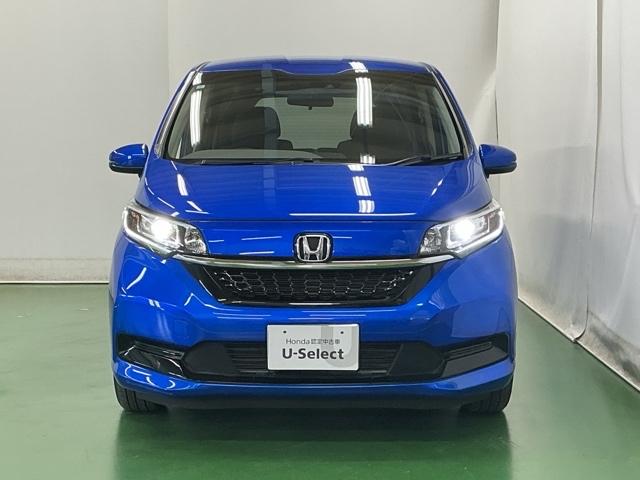 フリード Ｇ　ナビ　Ｒカメラ　フルセグ　ＣＤ　ＥＴＣ　Ａクルーズ　記録簿　３列シート　ＬＥＤヘッドライト　パワーウインドウ　地デジ　イモビ　ＶＳＡ　ＵＳＢ　エアコン　エアバッグ　スマートキー　ＥＣＯＮモード　ＡＢＳ（6枚目）