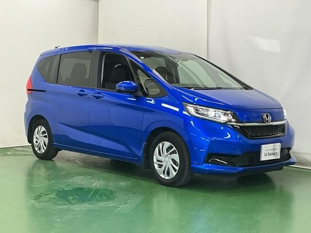 フリード Ｇ　ナビ　Ｒカメラ　フルセグ　ＣＤ　ＥＴＣ　Ａクルーズ　記録簿　３列シート　ＬＥＤヘッドライト　パワーウインドウ　地デジ　イモビ　ＶＳＡ　ＵＳＢ　エアコン　エアバッグ　スマートキー　ＥＣＯＮモード　ＡＢＳ（7枚目）