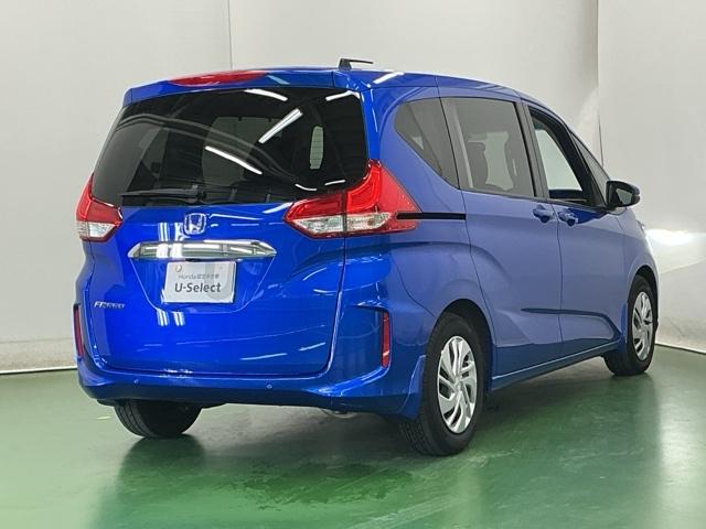 フリード Ｇ　ナビ　Ｒカメラ　フルセグ　ＣＤ　ＥＴＣ　Ａクルーズ　記録簿　３列シート　ＬＥＤヘッドライト　パワーウインドウ　地デジ　イモビ　ＶＳＡ　ＵＳＢ　エアコン　エアバッグ　スマートキー　ＥＣＯＮモード　ＡＢＳ（8枚目）