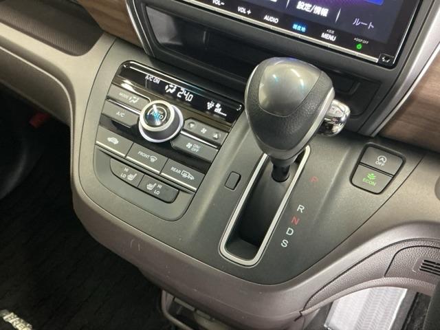 フリード Ｇ　ナビ　Ｒカメラ　フルセグ　ＣＤ　ＥＴＣ　Ａクルーズ　記録簿　３列シート　ＬＥＤヘッドライト　パワーウインドウ　地デジ　イモビ　ＶＳＡ　ＵＳＢ　エアコン　エアバッグ　スマートキー　ＥＣＯＮモード　ＡＢＳ（16枚目）