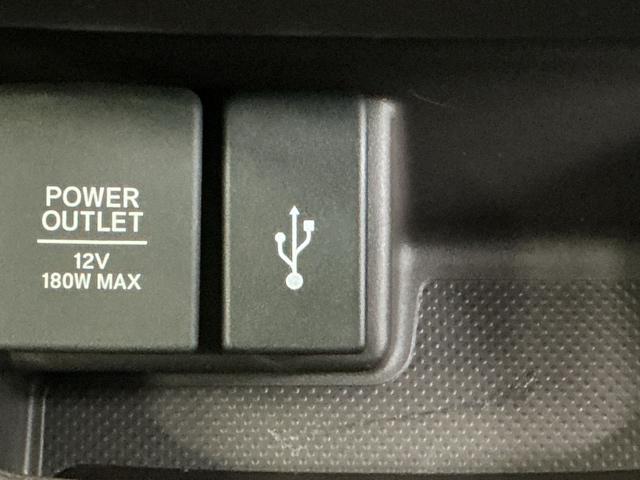 フリード Ｇ　ナビ　Ｒカメラ　フルセグ　ＣＤ　ＥＴＣ　Ａクルーズ　記録簿　３列シート　ＬＥＤヘッドライト　パワーウインドウ　地デジ　イモビ　ＶＳＡ　ＵＳＢ　エアコン　エアバッグ　スマートキー　ＥＣＯＮモード　ＡＢＳ（19枚目）