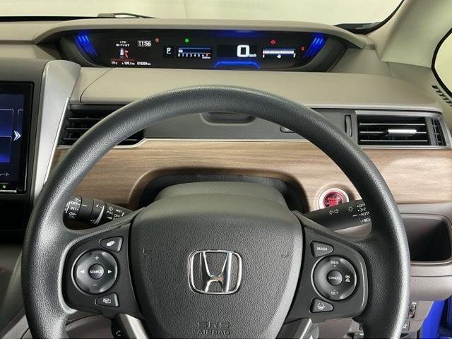 フリード Ｇ　ナビ　Ｒカメラ　フルセグ　ＣＤ　ＥＴＣ　Ａクルーズ　記録簿　３列シート　ＬＥＤヘッドライト　パワーウインドウ　地デジ　イモビ　ＶＳＡ　ＵＳＢ　エアコン　エアバッグ　スマートキー　ＥＣＯＮモード　ＡＢＳ（23枚目）