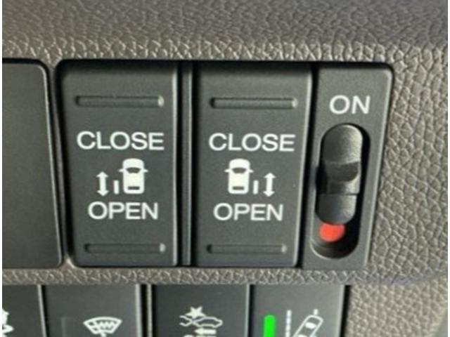 フリード Ｇ　ナビ　Ｒカメラ　フルセグ　ＣＤ　ＥＴＣ　Ａクルーズ　記録簿　３列シート　ＬＥＤヘッドライト　パワーウインドウ　地デジ　イモビ　ＶＳＡ　ＵＳＢ　エアコン　エアバッグ　スマートキー　ＥＣＯＮモード　ＡＢＳ（25枚目）