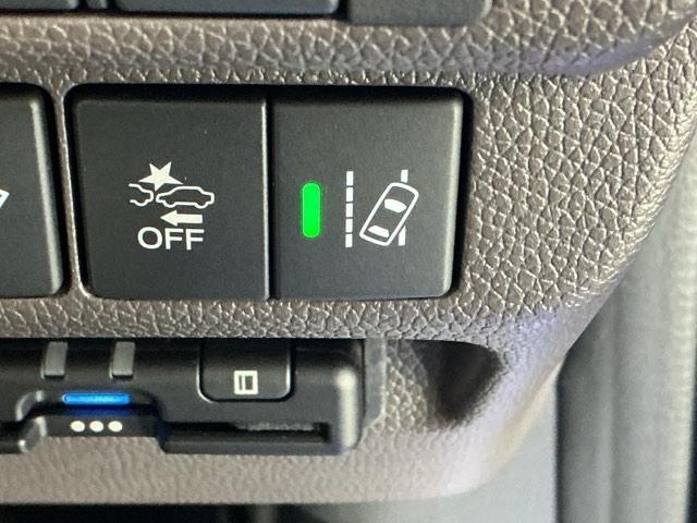 フリード Ｇ　ナビ　Ｒカメラ　フルセグ　ＣＤ　ＥＴＣ　Ａクルーズ　記録簿　３列シート　ＬＥＤヘッドライト　パワーウインドウ　地デジ　イモビ　ＶＳＡ　ＵＳＢ　エアコン　エアバッグ　スマートキー　ＥＣＯＮモード　ＡＢＳ（27枚目）