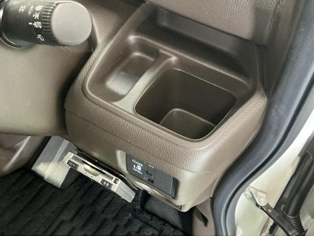 Ｎ－ＢＯＸ Ｌ　ナビ　Ｒカメラ　ブルートゥース　ＣＤ　ＥＴＣ　衝突回避支援ブレーキ　Ｉ－ＳＴＯＰ　クリソナ　ＰＷ　パワステ　Ｓヒーター　スマ－トキ－　Ｂカメ　横滑り防止　整備記録簿　ＬＥＤライト　エアコン付き　ＵＳＢ（17枚目）
