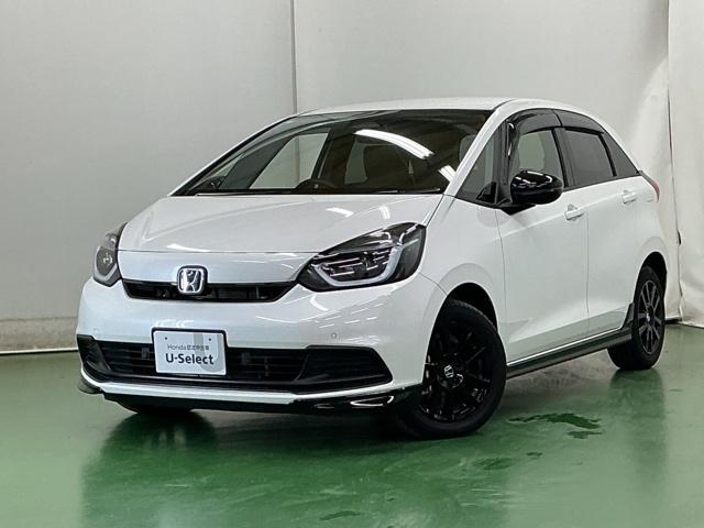 フィット ｅ：ＨＥＶホームブラックスタイル　ナビ　Ｒカメラ　ブルートゥース　フルセグ　オートライト　Ｂカメラ　ＬＥＤライト　クリアランスソナー　サイドＳＲＳ　オートクルーズコントロール　フルオートエアコン　ＶＳＡ　スマ－トキ－　衝突軽減　ＥＴＣ（10枚目）