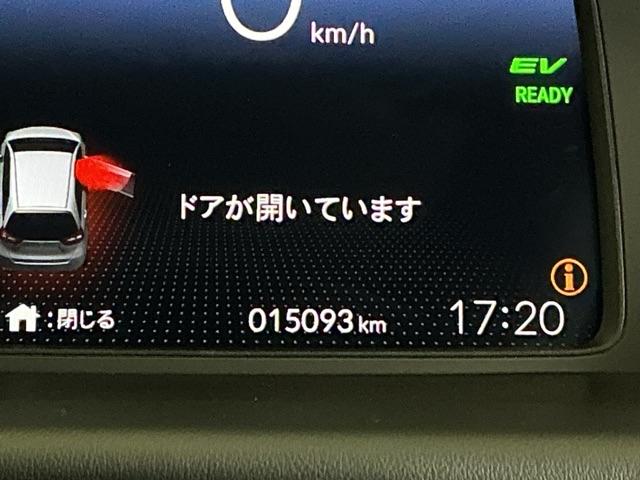 フィット ｅ：ＨＥＶホームブラックスタイル　ナビ　Ｒカメラ　ブルートゥース　フルセグ　オートライト　Ｂカメラ　ＬＥＤライト　クリアランスソナー　サイドＳＲＳ　オートクルーズコントロール　フルオートエアコン　ＶＳＡ　スマ－トキ－　衝突軽減　ＥＴＣ（29枚目）