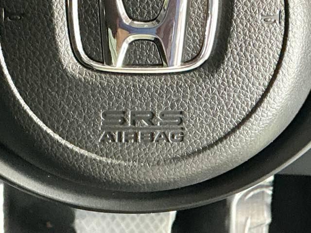 フィット ｅ：ＨＥＶホームブラックスタイル　ナビ　Ｒカメラ　ブルートゥース　フルセグ　オートライト　Ｂカメラ　ＬＥＤライト　クリアランスソナー　サイドＳＲＳ　オートクルーズコントロール　フルオートエアコン　ＶＳＡ　スマ－トキ－　衝突軽減　ＥＴＣ（48枚目）