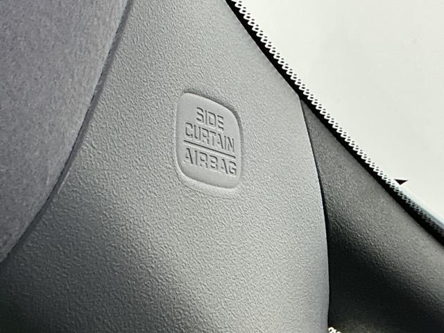 フィット ｅ：ＨＥＶホームブラックスタイル　ナビ　Ｒカメラ　ブルートゥース　フルセグ　オートライト　Ｂカメラ　ＬＥＤライト　クリアランスソナー　サイドＳＲＳ　オートクルーズコントロール　フルオートエアコン　ＶＳＡ　スマ－トキ－　衝突軽減　ＥＴＣ（57枚目）