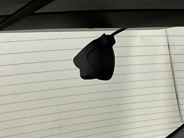 ヴェゼル ｅ：ＨＥＶＺ　ドラレコ　ナビ　Ｒカメラ　ブルートゥース　衝突回避支援ブレーキ機能　スマキ　Ｐトランク　フルオートエアコン　Ｄレコ　エアバッグ　両席エアバック　記録簿付　パワーウィンドウ　ＬＥＤランプ　ソナー　ＵＳＢ（14枚目）