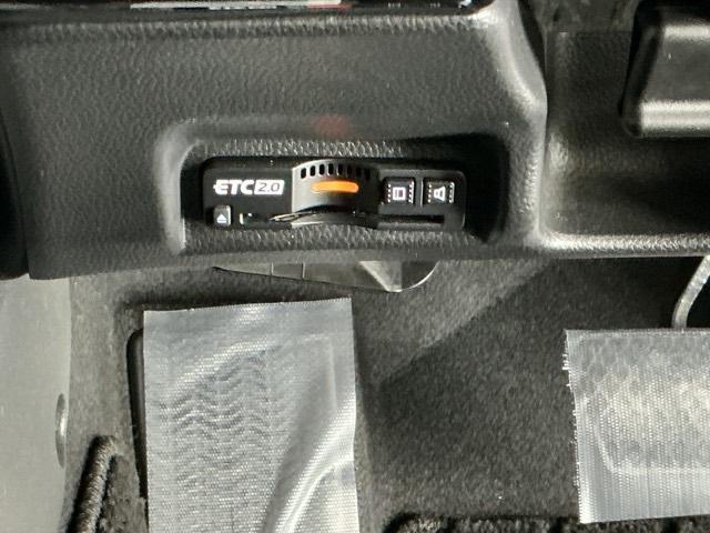 ヴェゼル ｅ：ＨＥＶＺ　ドラレコ　ナビ　Ｒカメラ　ブルートゥース　衝突回避支援ブレーキ機能　スマキ　Ｐトランク　フルオートエアコン　Ｄレコ　エアバッグ　両席エアバック　記録簿付　パワーウィンドウ　ＬＥＤランプ　ソナー　ＵＳＢ（15枚目）