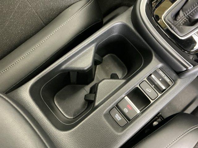 ヴェゼル ｅ：ＨＥＶＺ　ドラレコ　ナビ　Ｒカメラ　ブルートゥース　衝突回避支援ブレーキ機能　スマキ　Ｐトランク　フルオートエアコン　Ｄレコ　エアバッグ　両席エアバック　記録簿付　パワーウィンドウ　ＬＥＤランプ　ソナー　ＵＳＢ（20枚目）